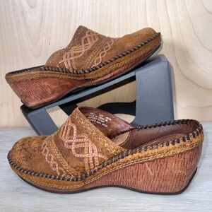 Clarks Artisan Stitched Driving Mule Clogs Brown Leather 72932 Women's 7.5